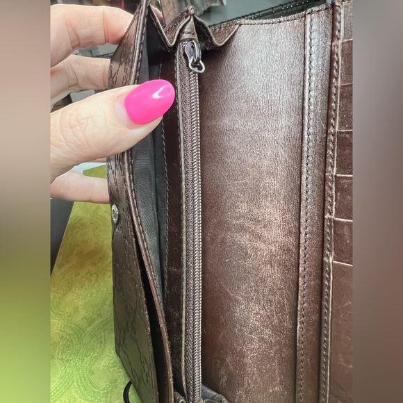 Authentic GUCCI wallet - Picture 11 of 11